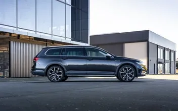 Volkswagen Passat 2022 photo 4