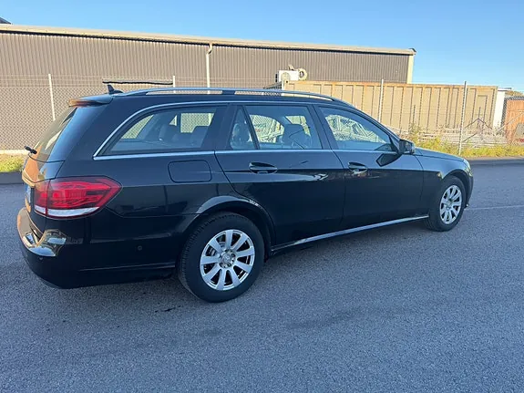 Mercedes-Benz E220 2016 photo 4
