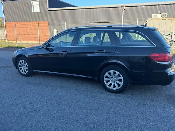 Mercedes-Benz E220 2016 photo 2