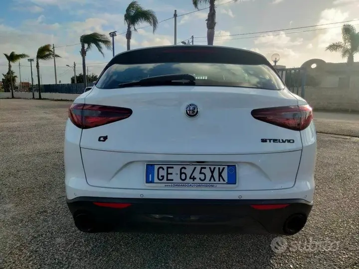 Alfa Romeo Stelvio 2021 photo 4