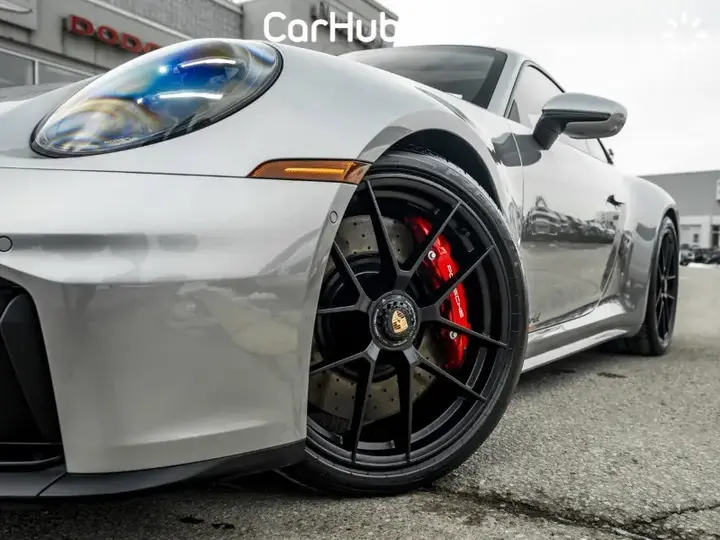 Porsche 911 2026 photo 2