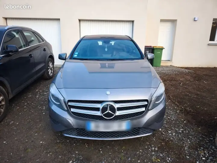 Mercedes-Benz A-Class 2012 photo 2
