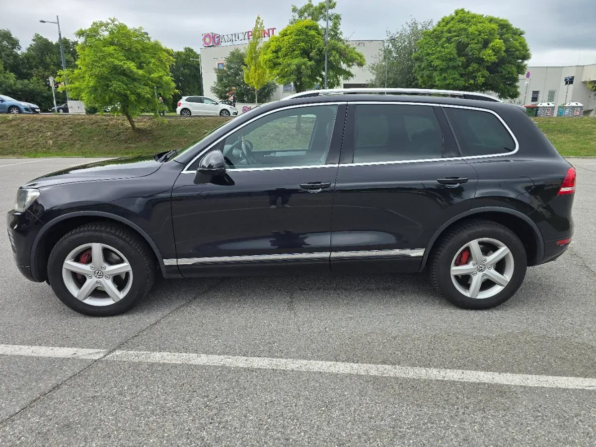 Volkswagen Touareg 2012 photo 3