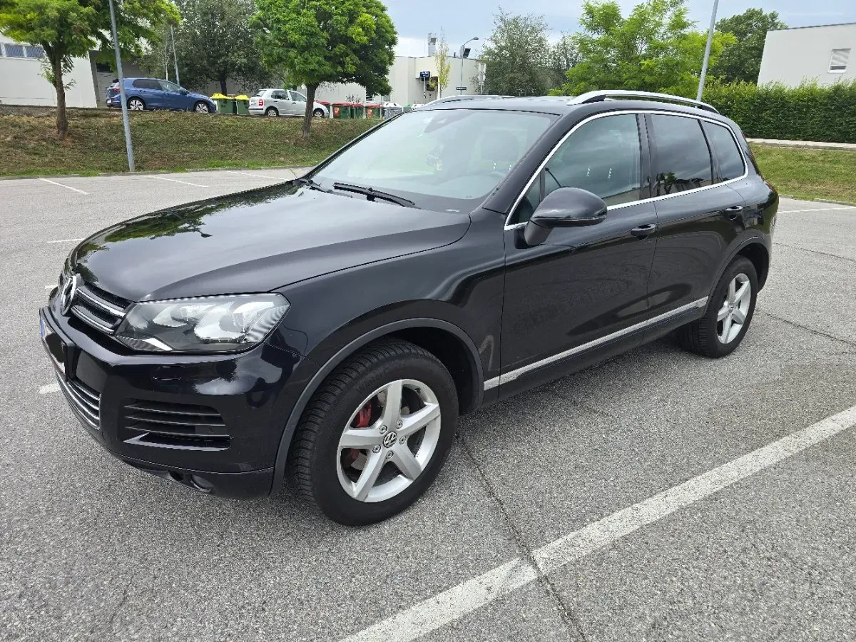 Volkswagen Touareg 2012 photo 2