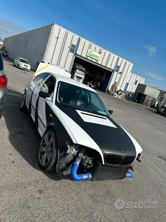 BMW E46 2002 photo 4
