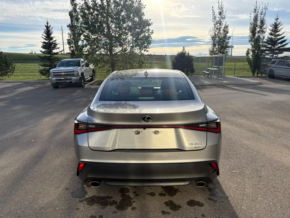 Lexus Is 2021 photo 4