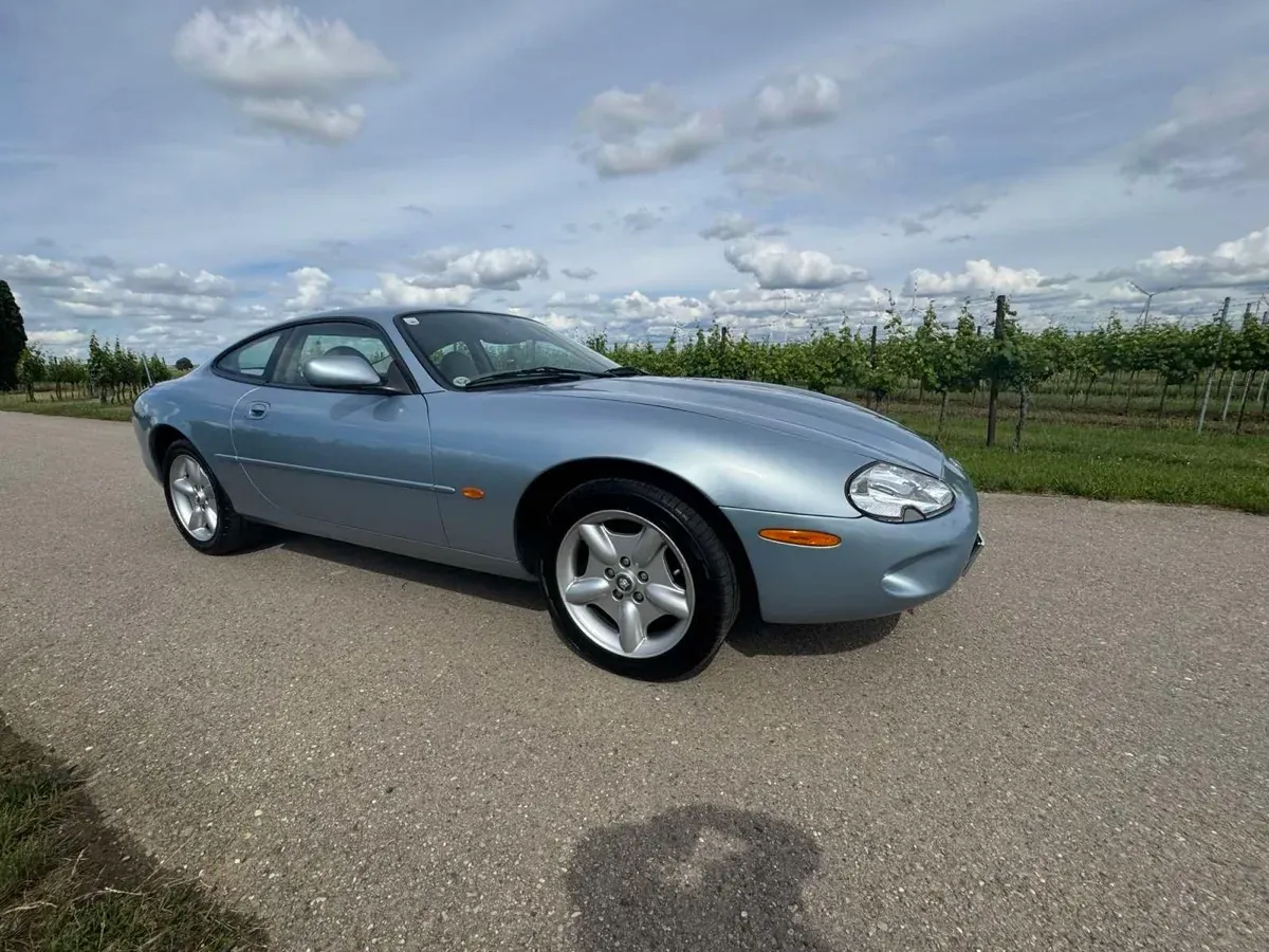 Jaguar Xk8 1997 photo 2