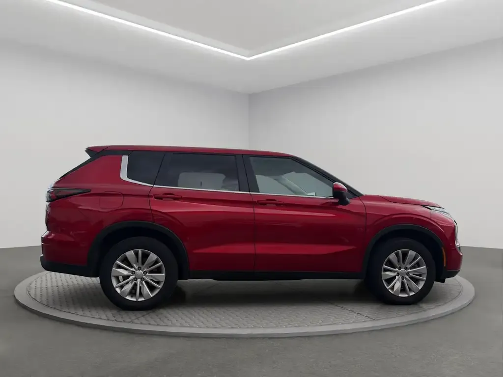 Mitsubishi Outlander 2025 photo 3