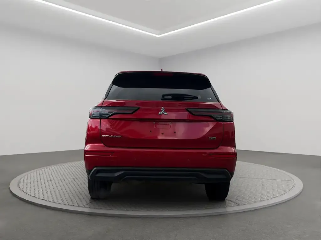 Mitsubishi Outlander 2025 photo 5