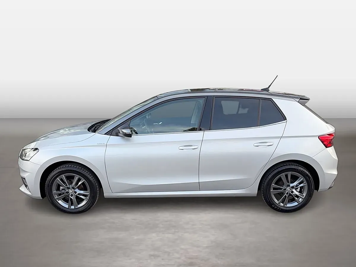 Skoda Fabia 2022 photo 2