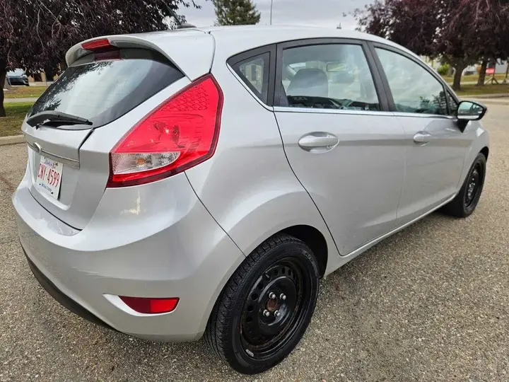 Ford Fiesta 2013 photo 3