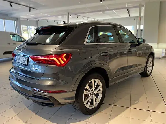 Audi Q3 2023 photo 5