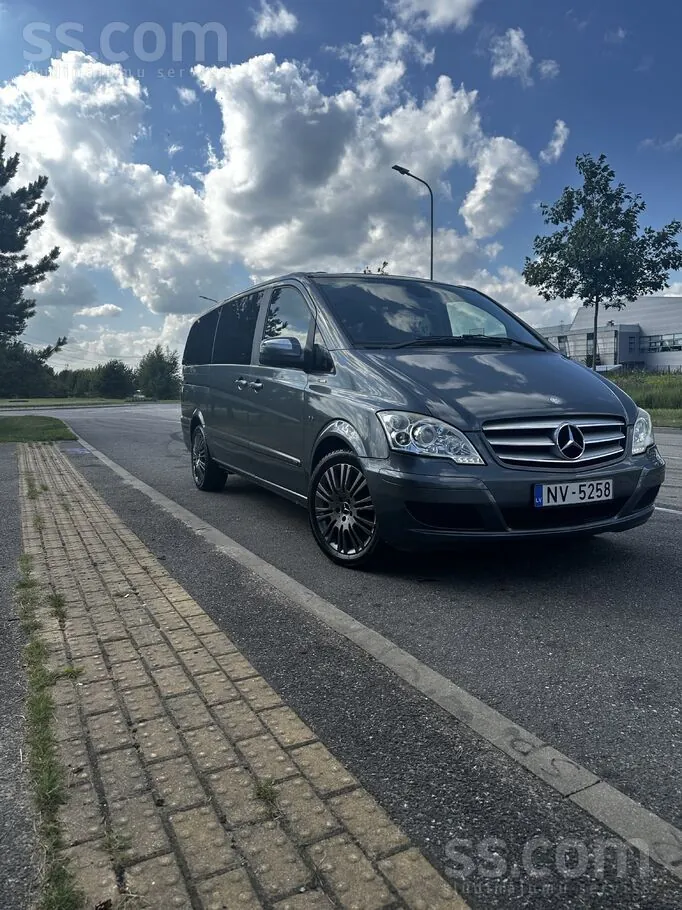 Mercedes-Benz Viano 2011 photo 2