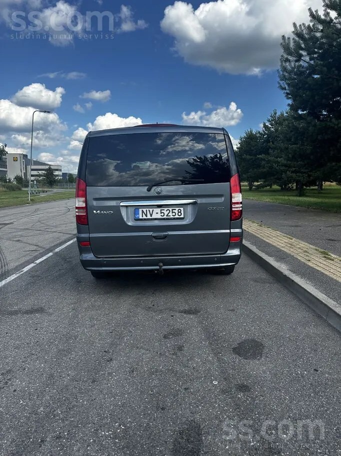 Mercedes-Benz Viano 2011 photo 4