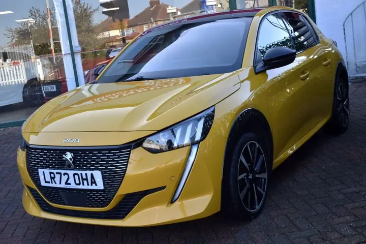 Peugeot 208 2023 photo 5