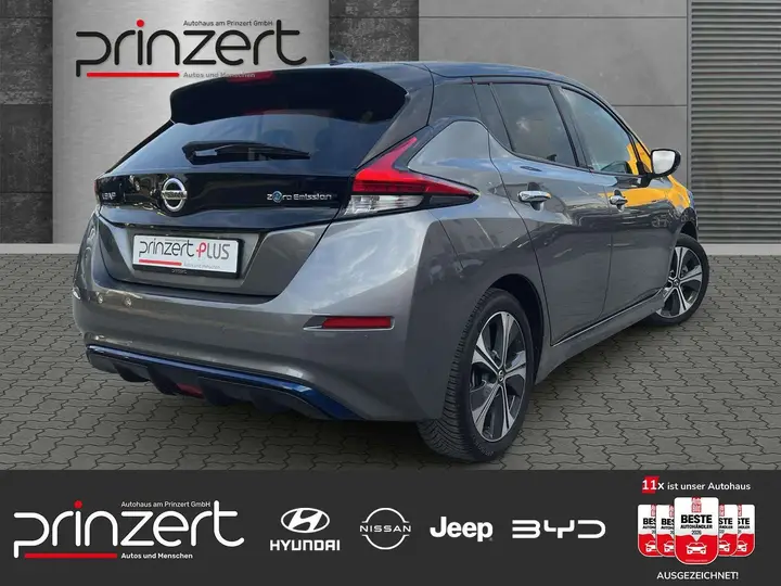 Nissan Leaf 2021 photo 2