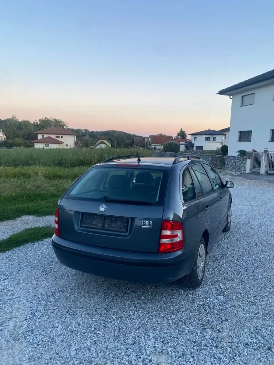 Skoda Fabia 2007 photo 3