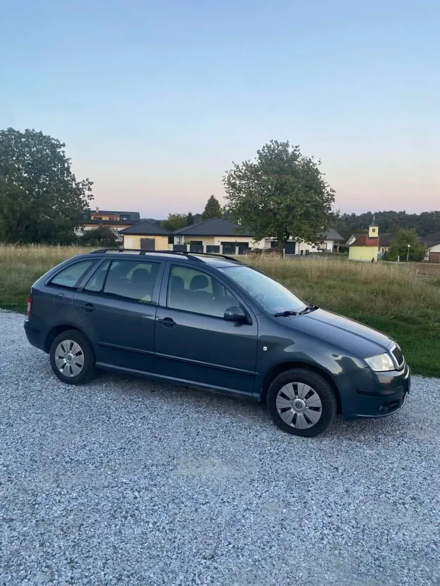 Skoda Fabia 2007 photo 2
