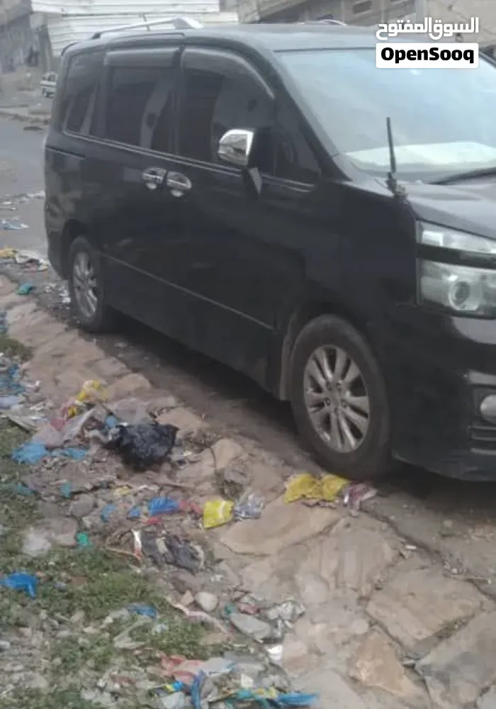 Toyota Hiace 2011 photo 3
