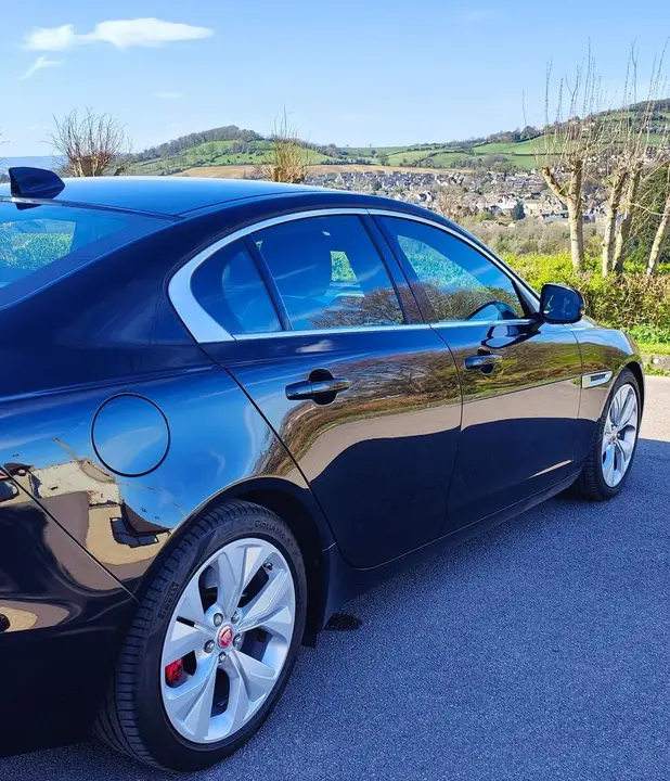 Jaguar Xe 2020 photo 5