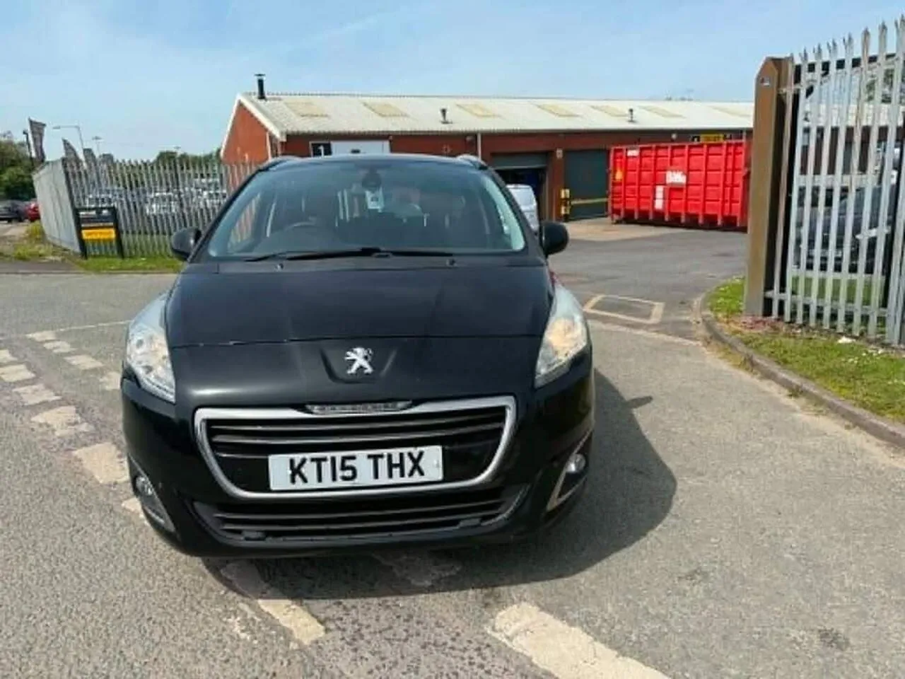 Peugeot 5008 2015 photo 2