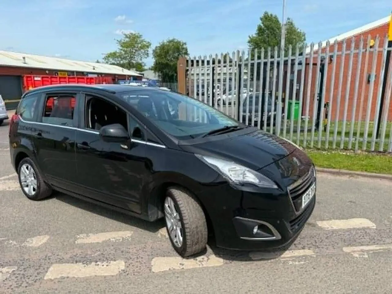 Peugeot 5008 2015 photo 4