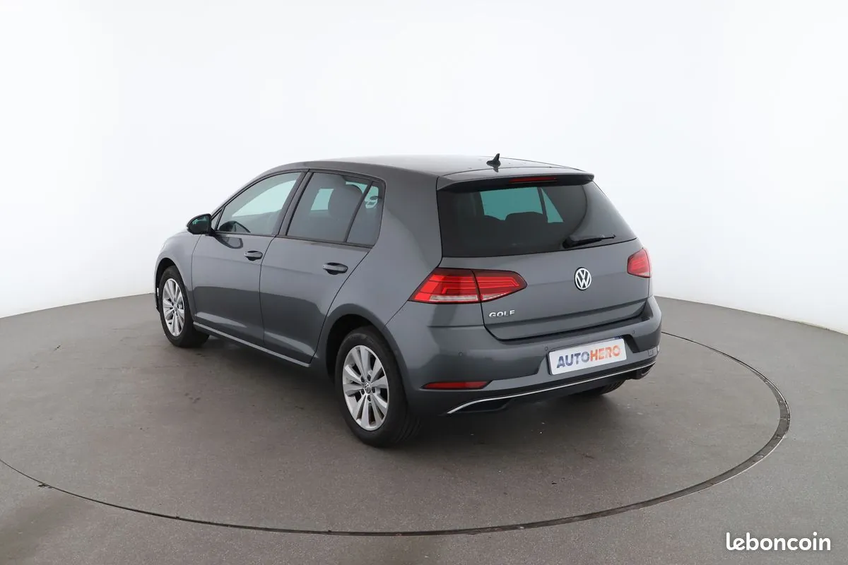 Volkswagen Golf 2019 photo 2