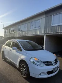 Nissan Tiida 2012 photo 3