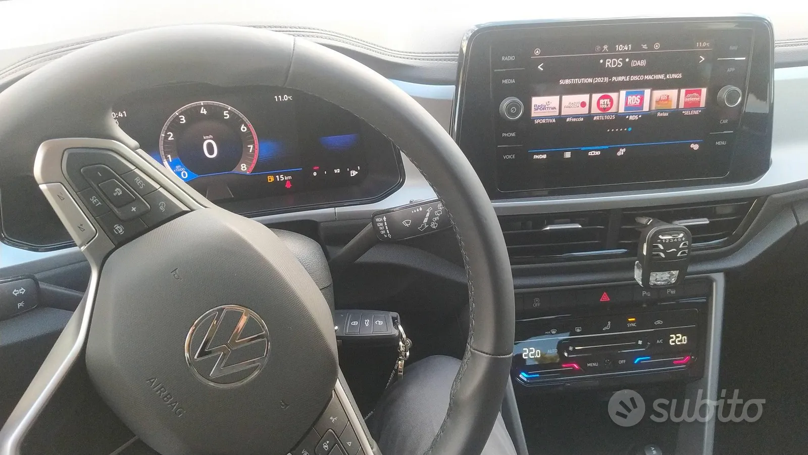 Volkswagen T-Roc 2023 photo 2