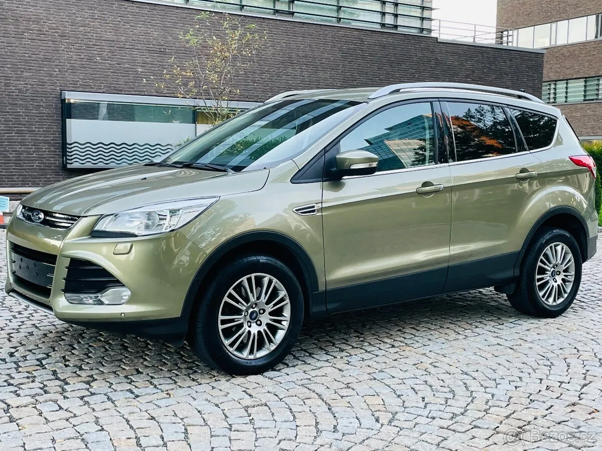 Ford Kuga 2022 photo 2