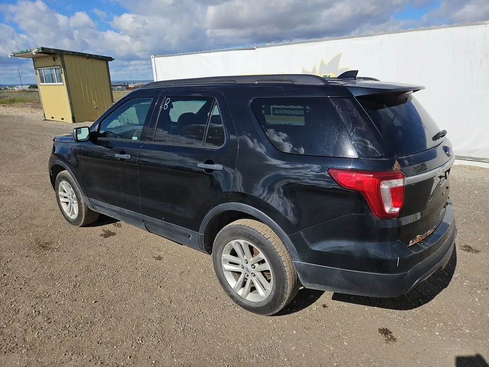 Ford Explorer 2017 photo 3
