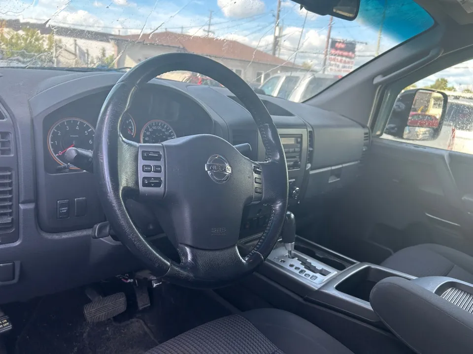 Nissan Titan 2011 photo 5