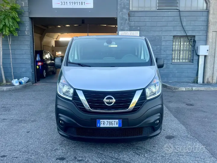 Nissan Nv300 2018 photo 2