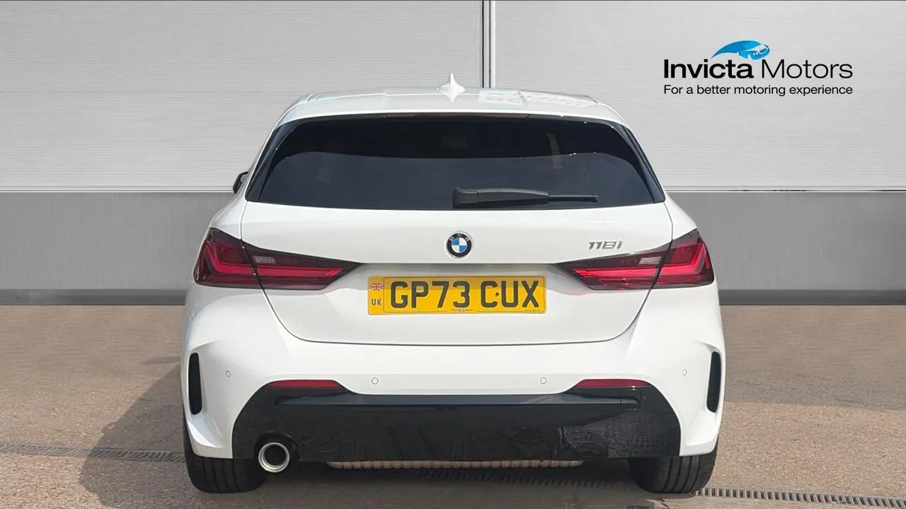 BMW 1 Series 2024 photo 4