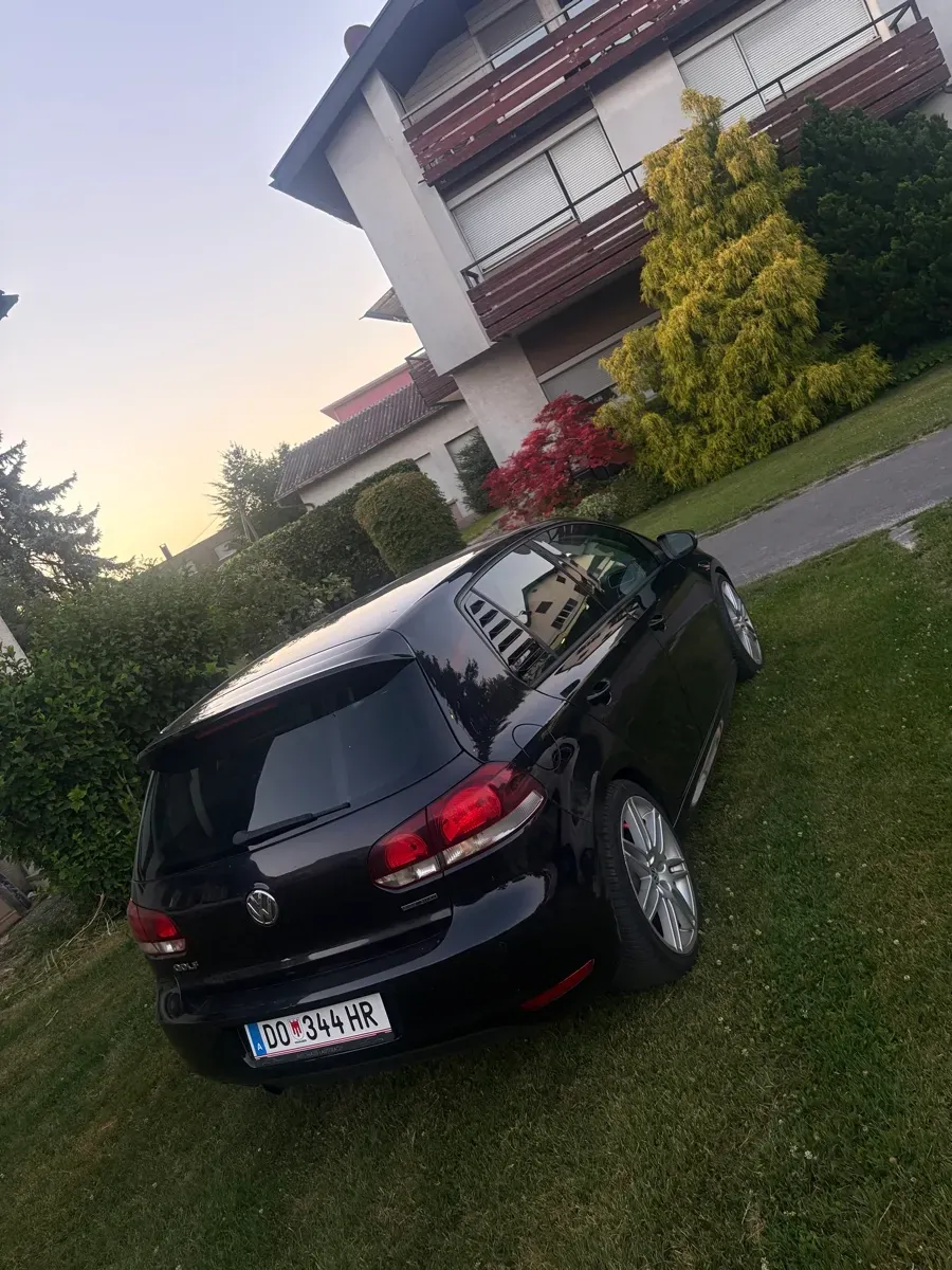 Volkswagen Golf 2011 photo 3