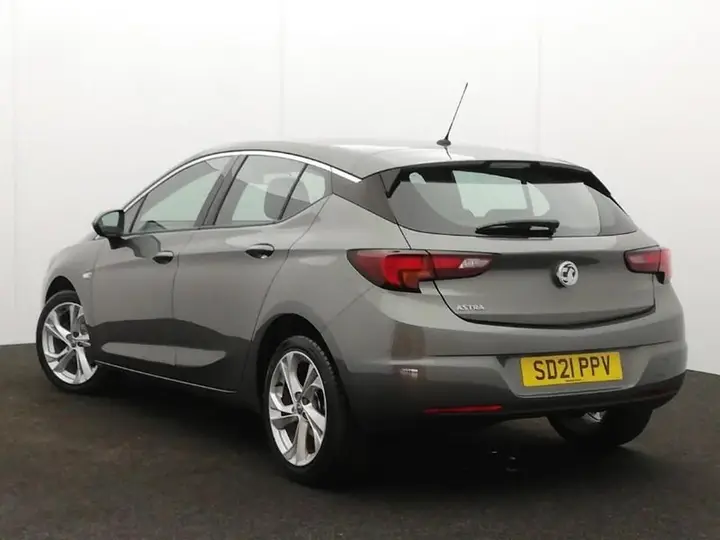 Vauxhall Astra 2021 photo 2