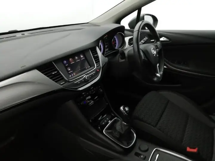 Vauxhall Astra 2021 photo 5