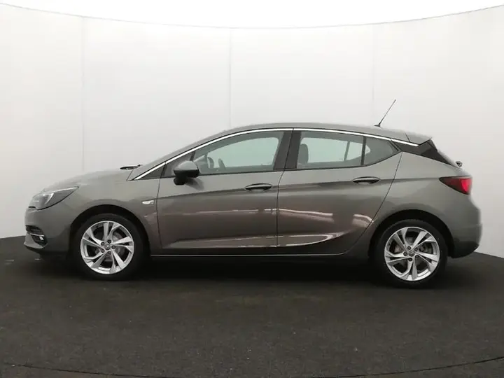 Vauxhall Astra 2021 photo 4