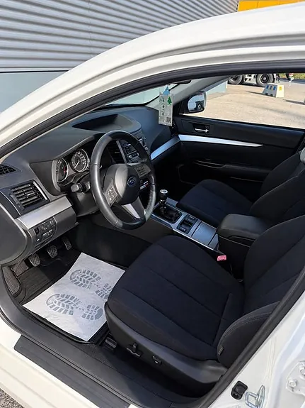 Subaru Legacy 2011 photo 5