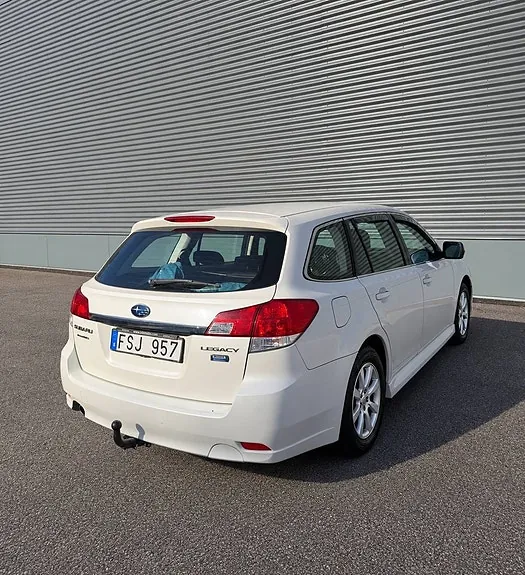 Subaru Legacy 2011 photo 3