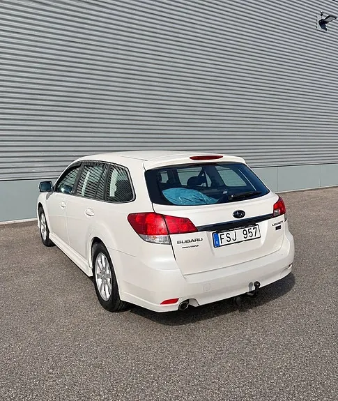 Subaru Legacy 2011 photo 4