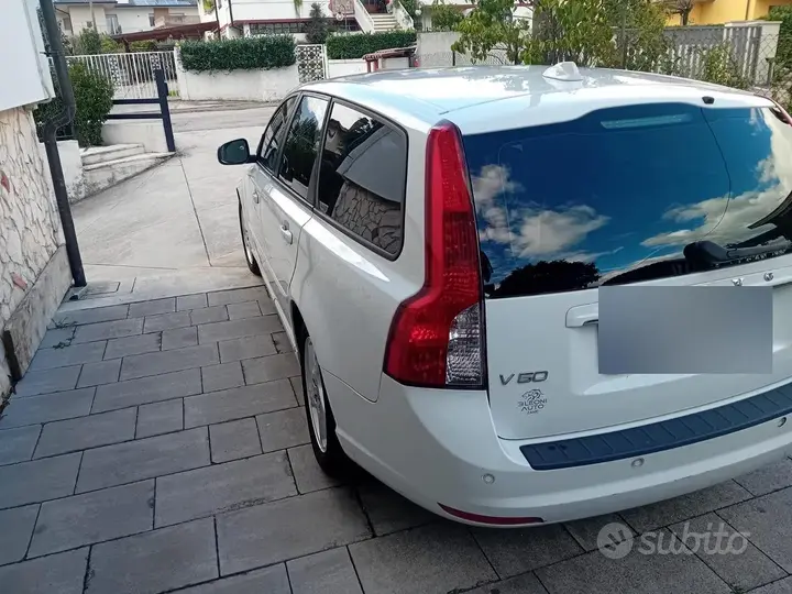 Volvo V50 2012 photo 3