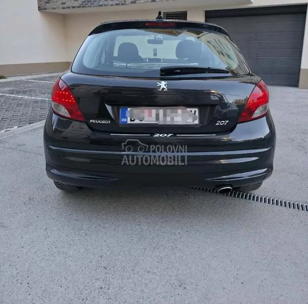 Peugeot 207 2010 photo 3