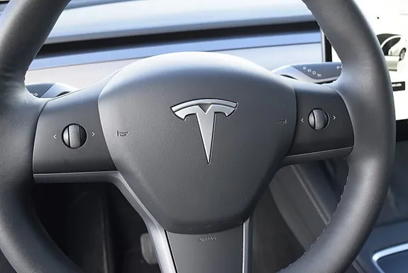 Tesla Model Y 2024 photo 4