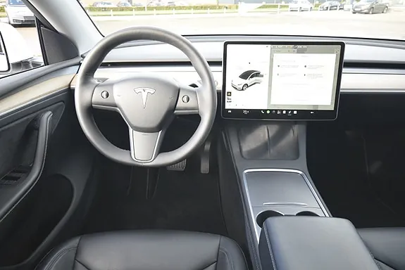 Tesla Model Y 2024 photo 2