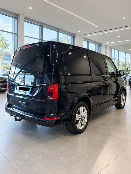 Volkswagen Transporter 2023 photo 2