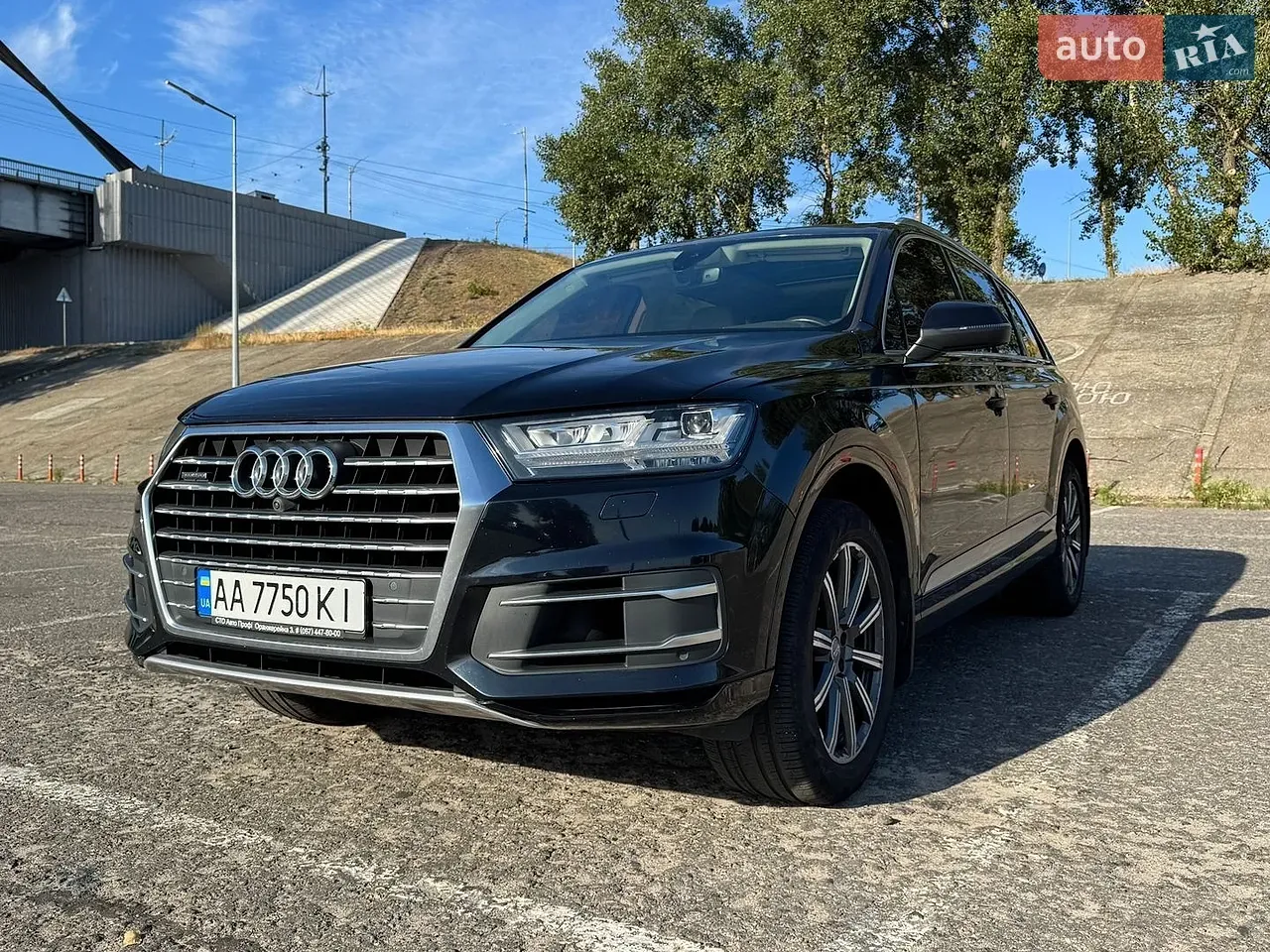 Audi Q7 2017 photo 2