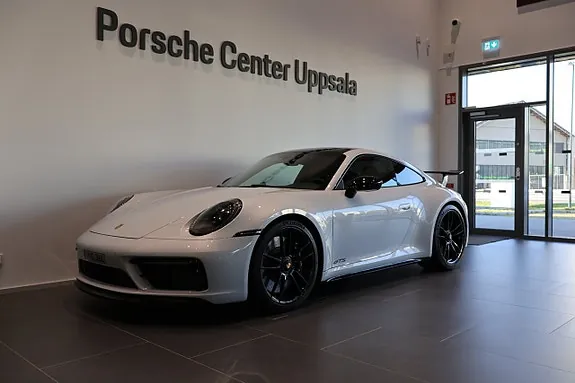 Porsche 911 Carrera 4 Gts