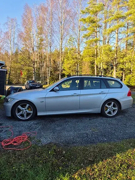 BMW 320I 2006 photo 2