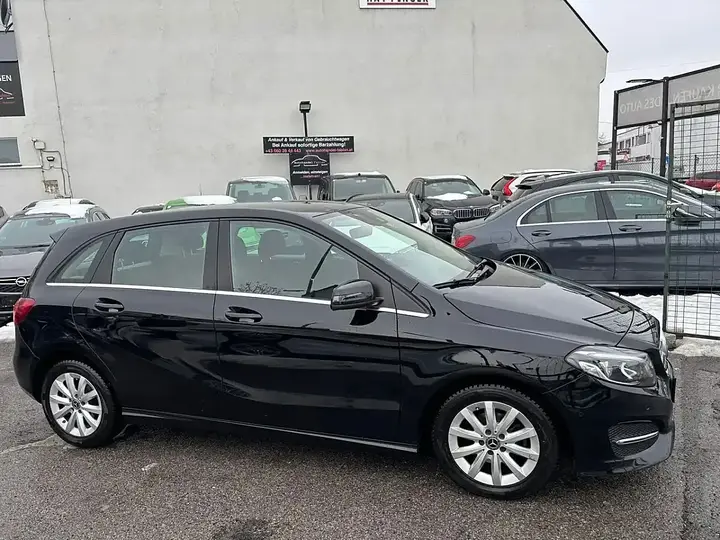 Mercedes-Benz B-Class 2017 photo 2
